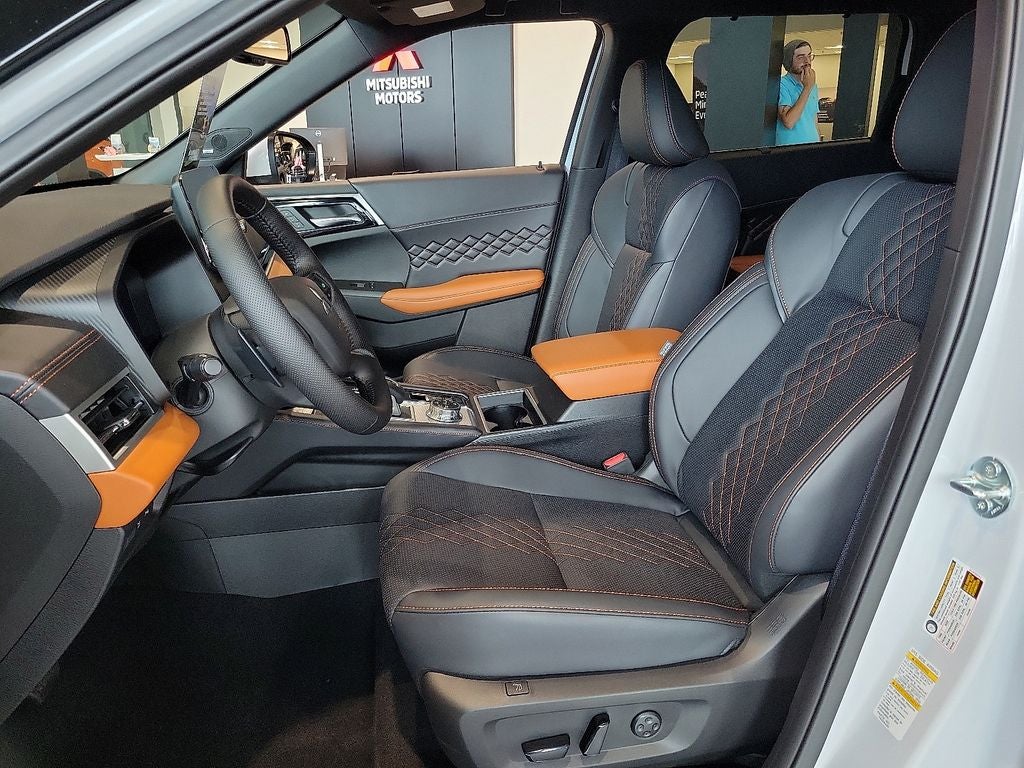 2025 Mitsubishi Outlander PHEV SEL