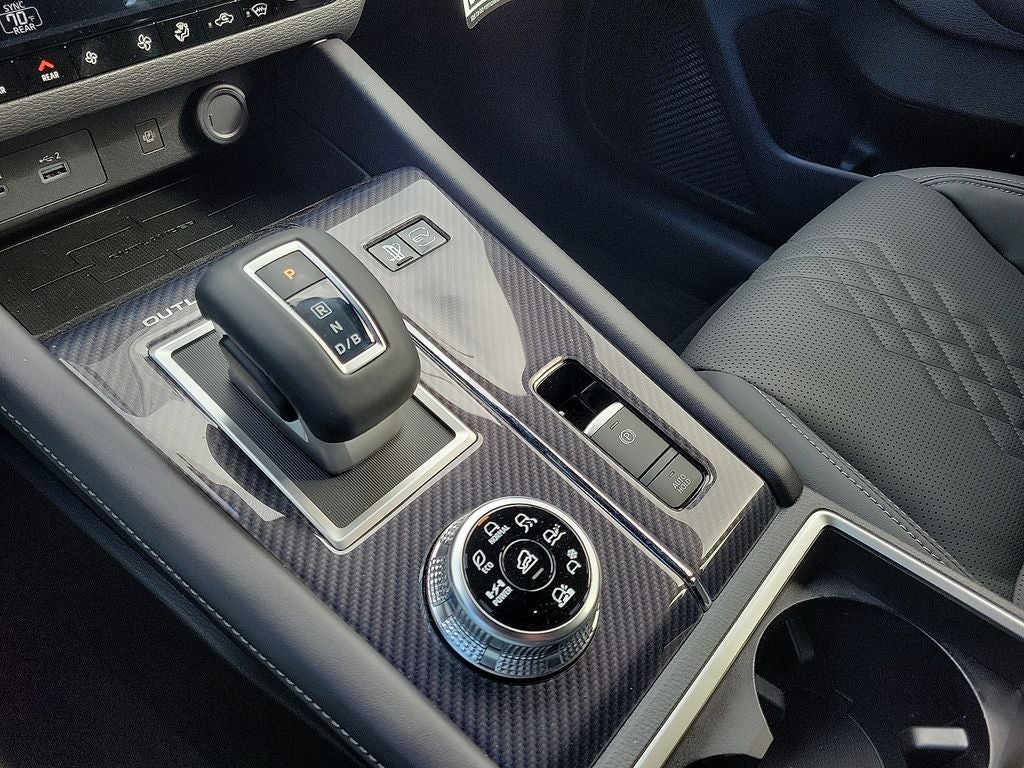 2025 Mitsubishi Outlander PHEV SEL Black Edition