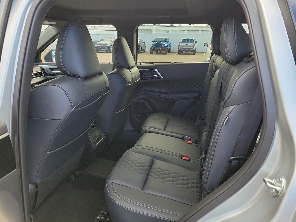 2025 Mitsubishi Outlander PHEV SEL Black Edition