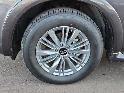 2024 INFINITI QX80 LUXE