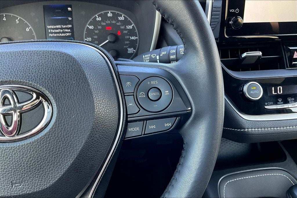 2025 Toyota Corolla Hatchback SE