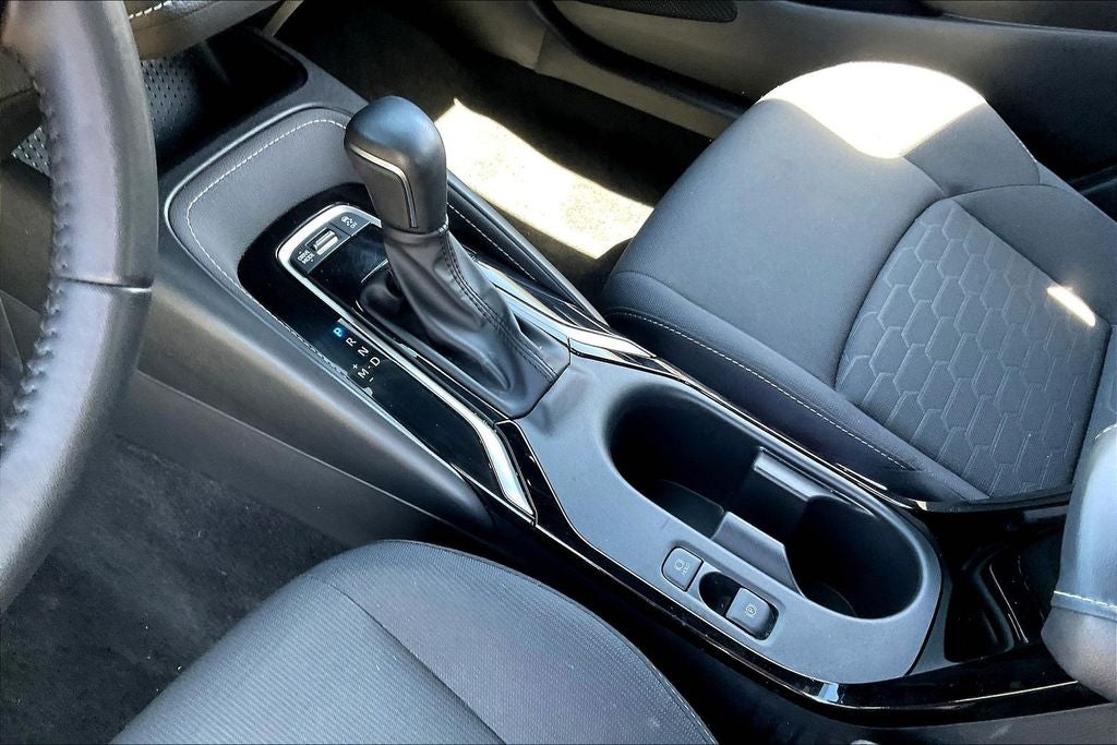 2025 Toyota Corolla Hatchback SE