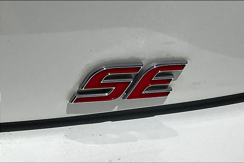 2025 Toyota Corolla Hatchback SE