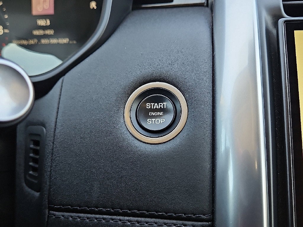 2024 Land Rover Discovery S