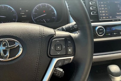 2019 Toyota Highlander SE