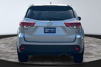 2019 Toyota Highlander SE