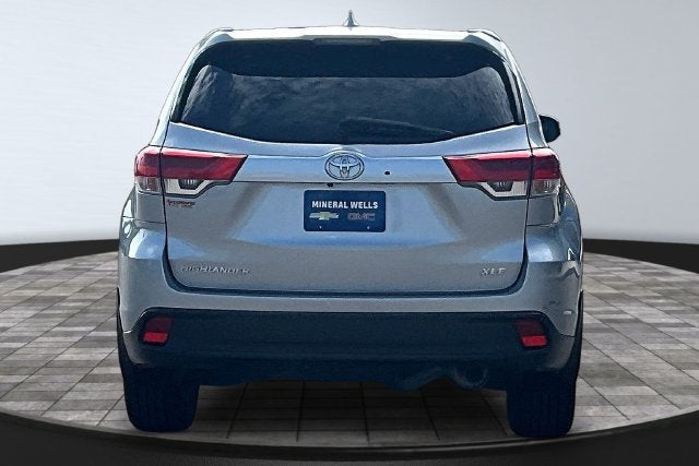 2019 Toyota Highlander SE