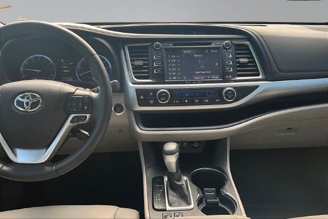 2019 Toyota Highlander SE