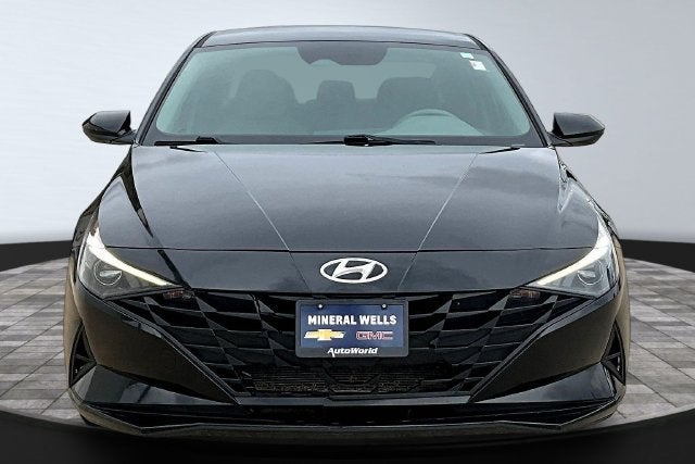 2023 Hyundai Elantra SE