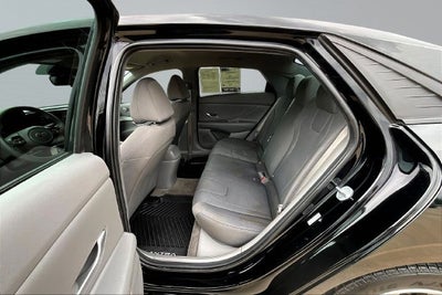 2023 Hyundai Elantra SE