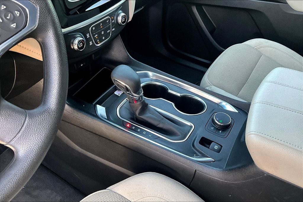 2022 Chevrolet Traverse LS