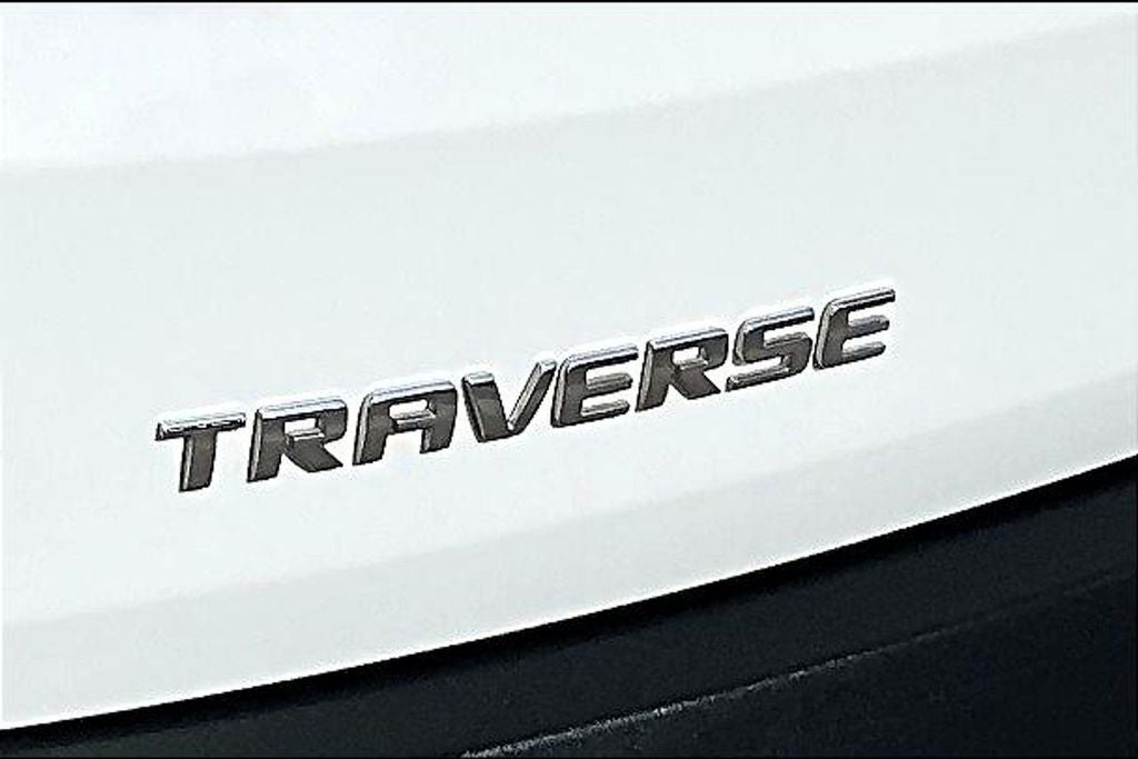 2022 Chevrolet Traverse LS