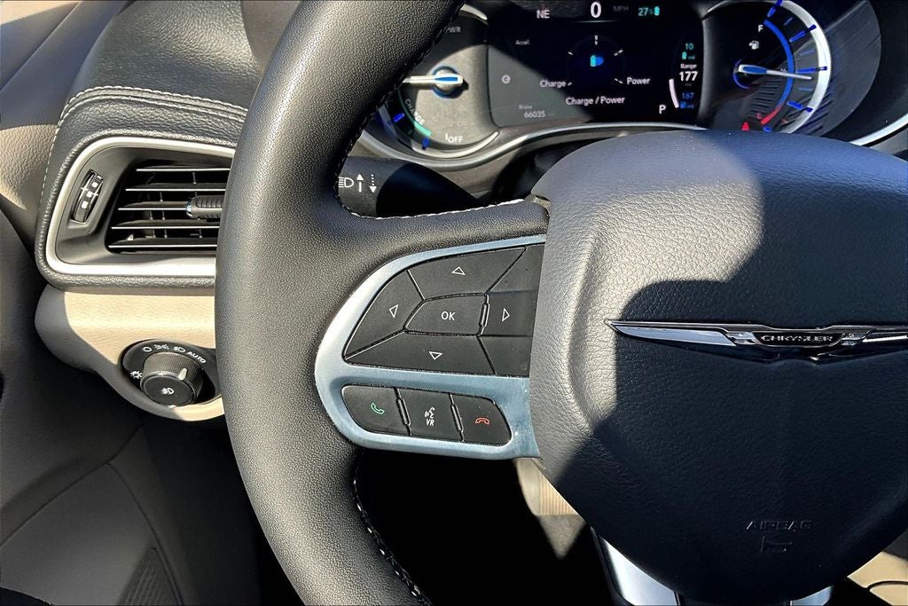 2023 Chrysler Pacifica Hybrid Touring L