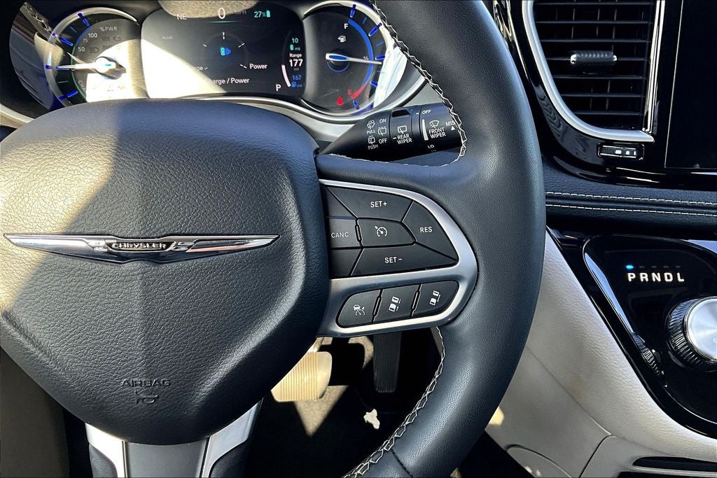 2023 Chrysler Pacifica Hybrid Touring L