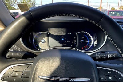 2023 Chrysler Pacifica Hybrid Touring L