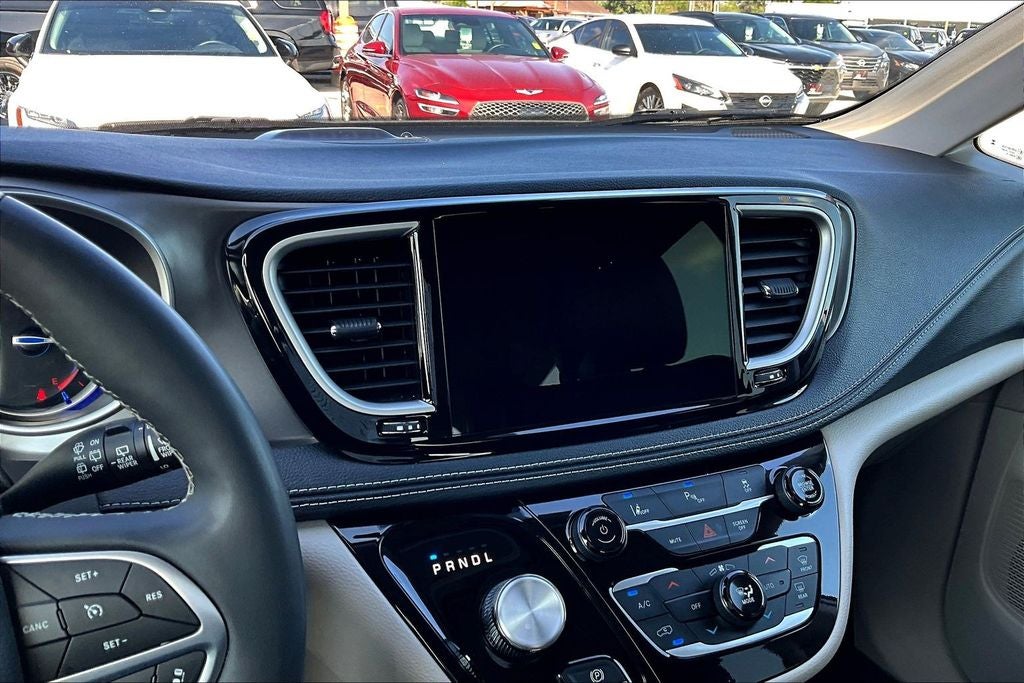 2023 Chrysler Pacifica Hybrid Touring L