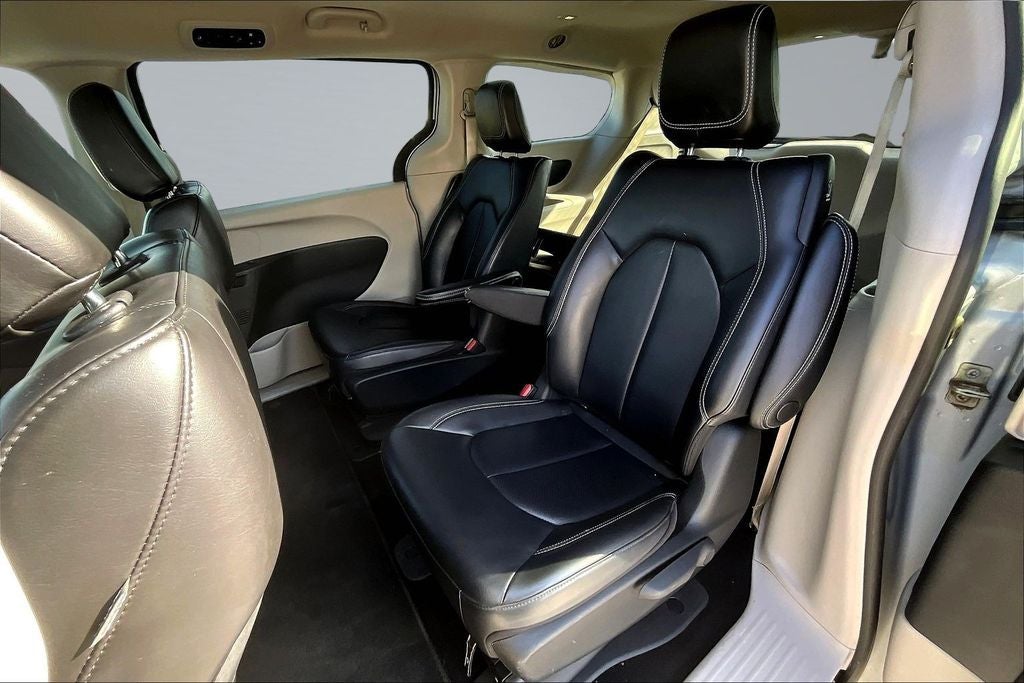 2023 Chrysler Pacifica Hybrid Touring L