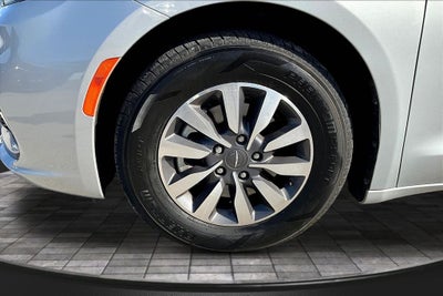 2023 Chrysler Pacifica Hybrid Touring L