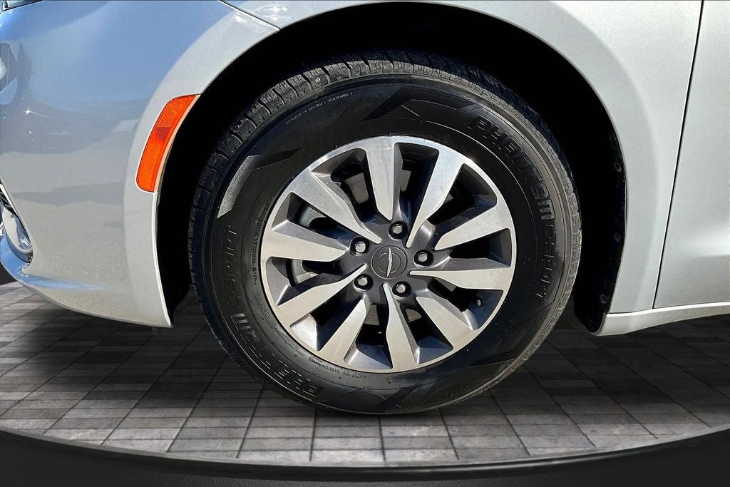 2023 Chrysler Pacifica Hybrid Touring L