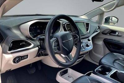 2023 Chrysler Pacifica Hybrid Touring L
