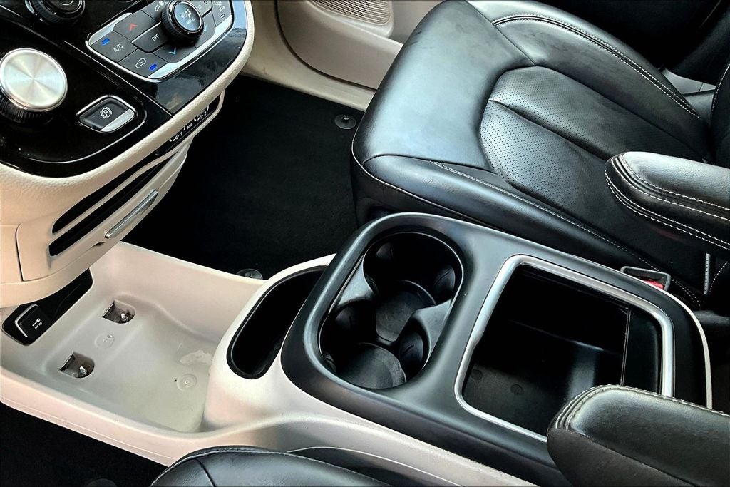 2023 Chrysler Pacifica Hybrid Touring L