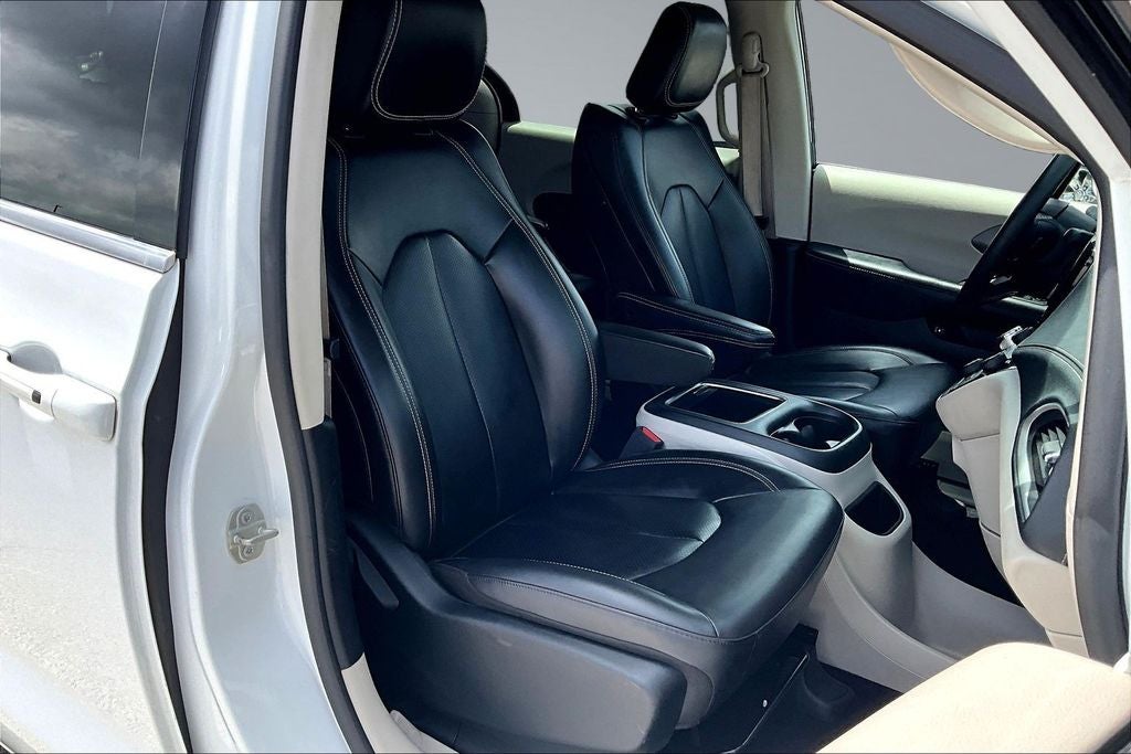 2023 Chrysler Pacifica Hybrid Touring L