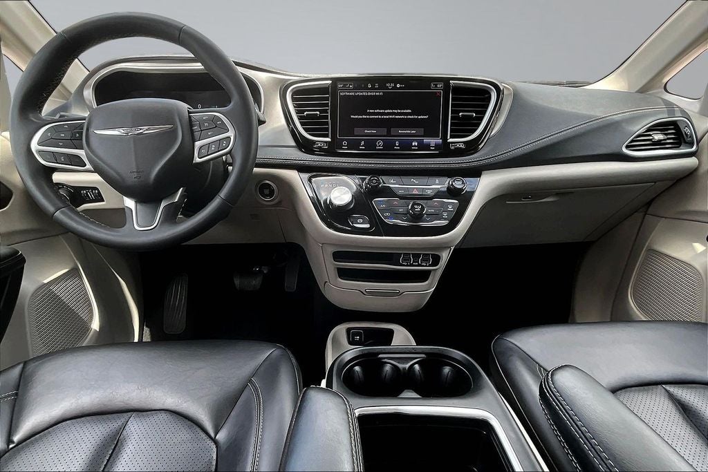 2023 Chrysler Pacifica Hybrid Touring L