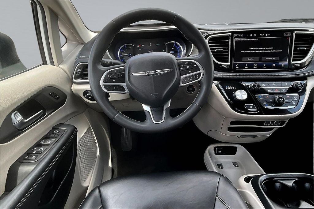 2023 Chrysler Pacifica Hybrid Touring L