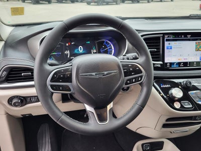 2024 Chrysler Pacifica Hybrid Select