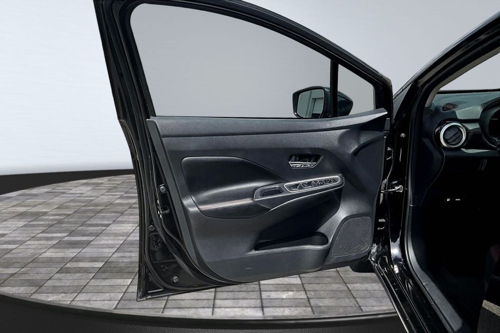 2024 Nissan Versa 1.6 SR