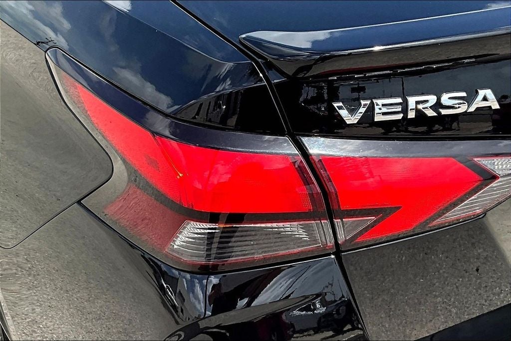 2024 Nissan Versa 1.6 SR