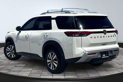 2024 Nissan Pathfinder SL