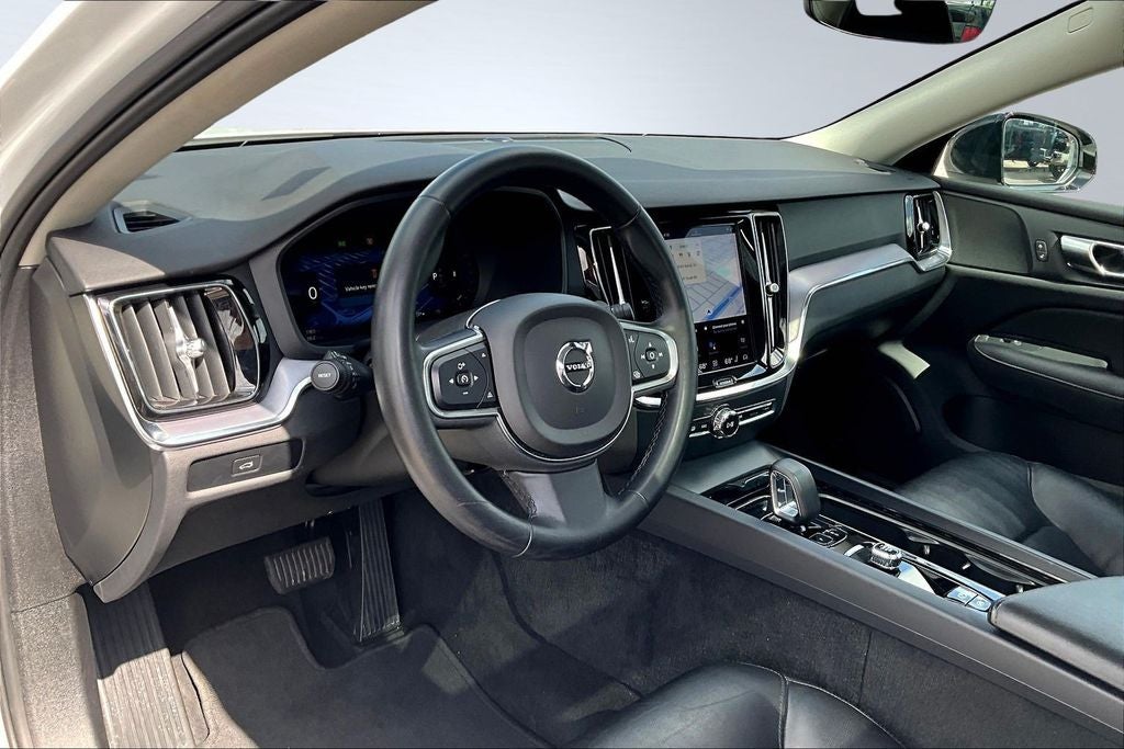 2024 Volvo S60 B5 Core Dark Theme