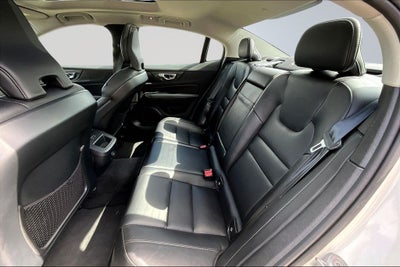 2024 Volvo S60 B5 Core Dark Theme