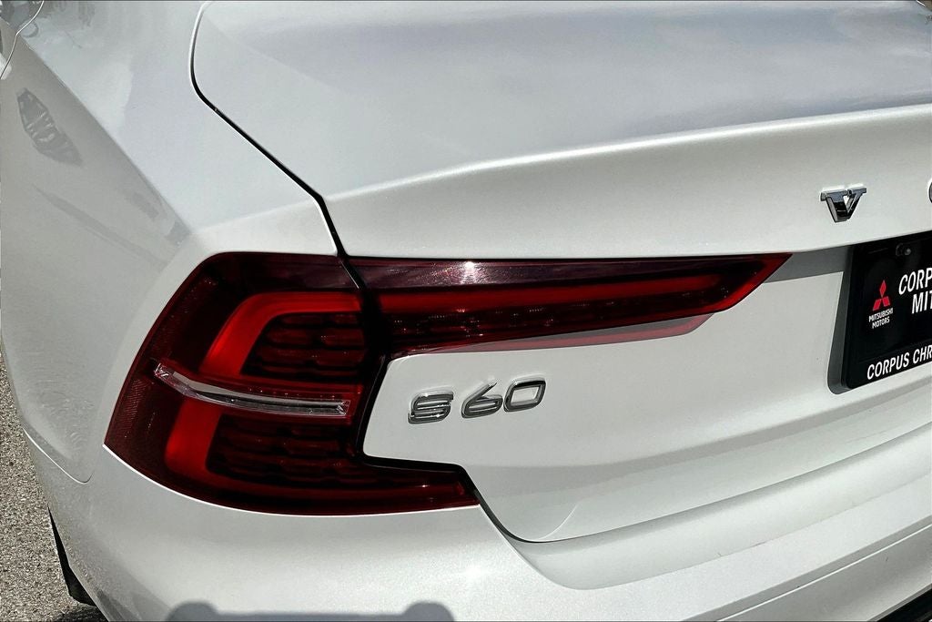 2024 Volvo S60 B5 Core Dark Theme