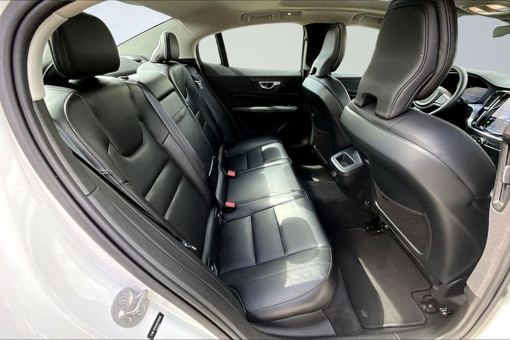 2024 Volvo S60 B5 Core Dark Theme