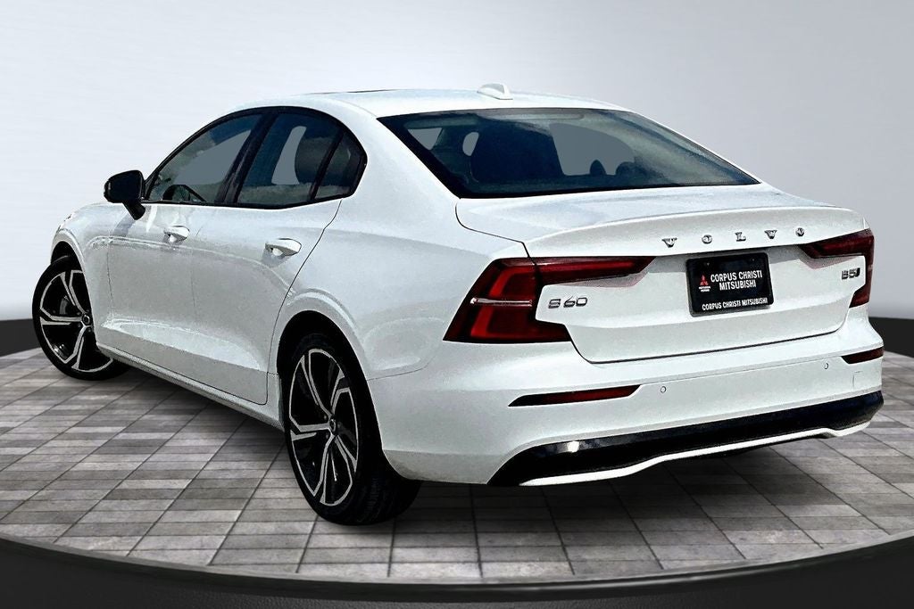 2024 Volvo S60 B5 Core Dark Theme