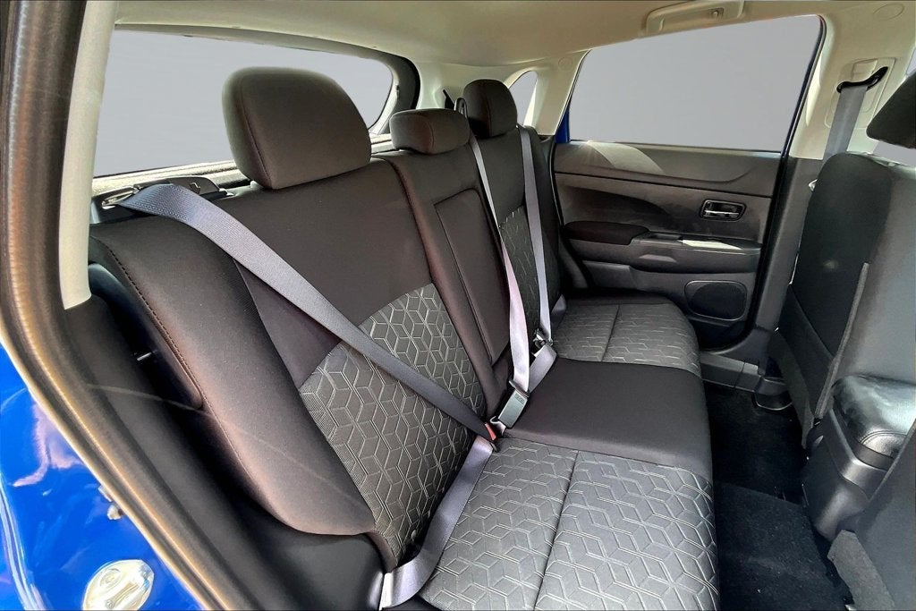 2027 Mitsubishi Outlander Sport Base