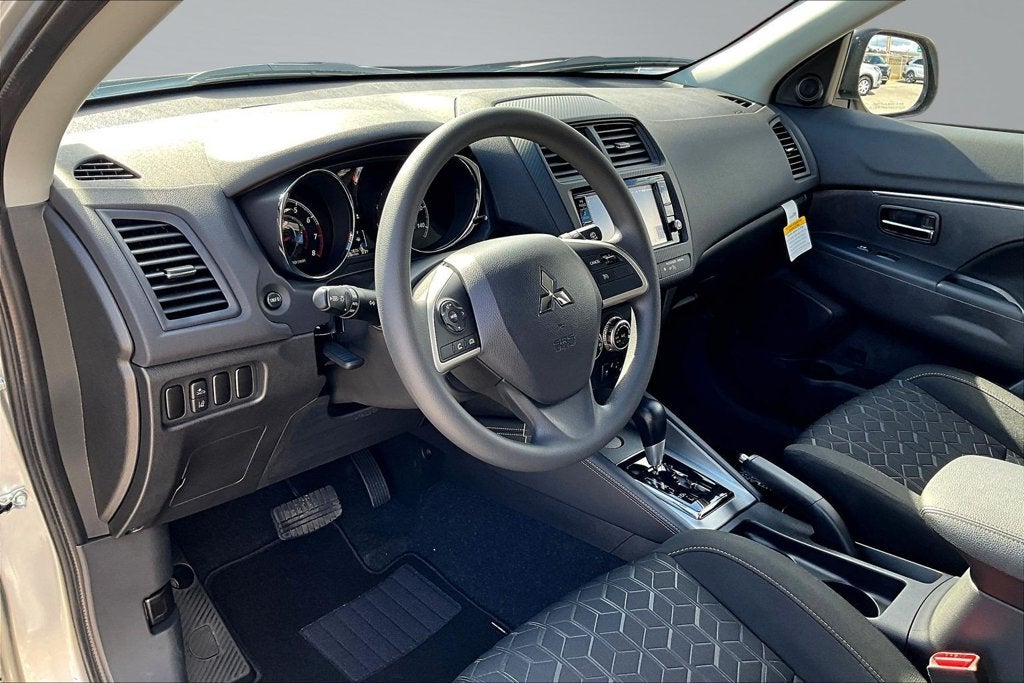2027 Mitsubishi Outlander Sport Base