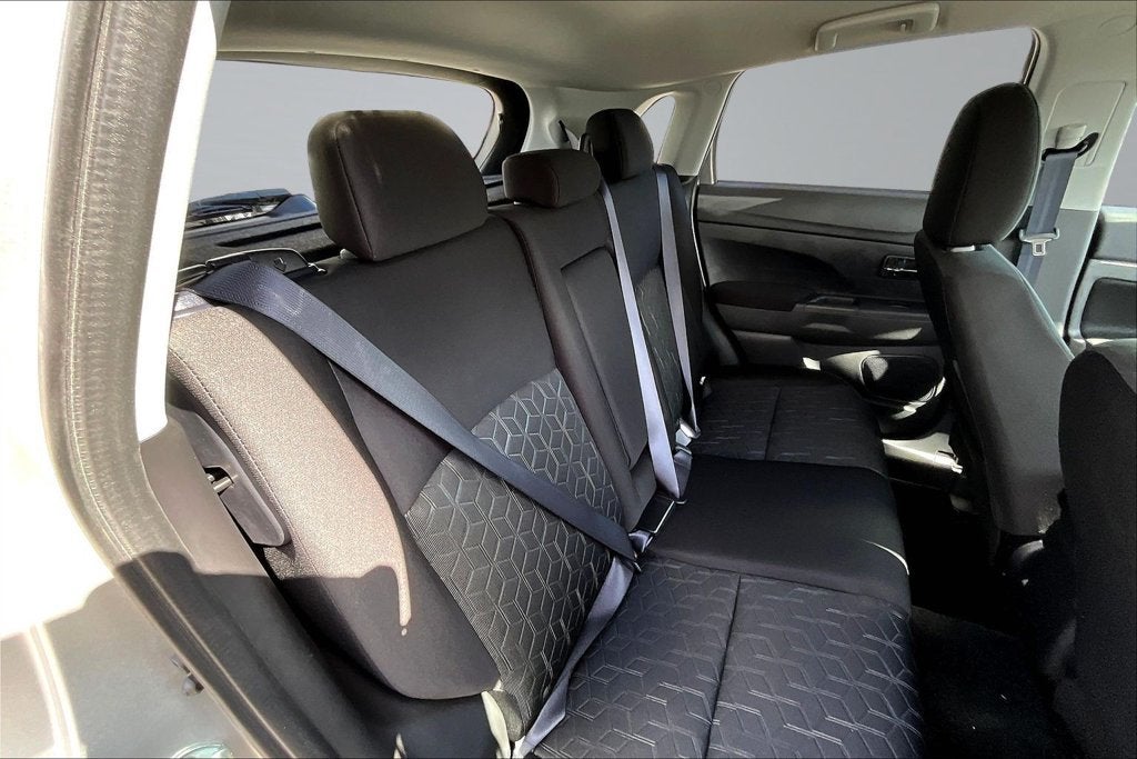 2027 Mitsubishi Outlander Sport Base