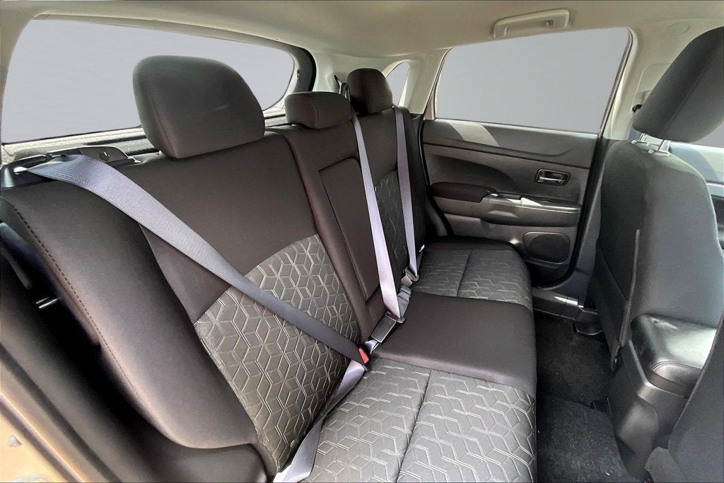 2027 Mitsubishi Outlander Sport Base