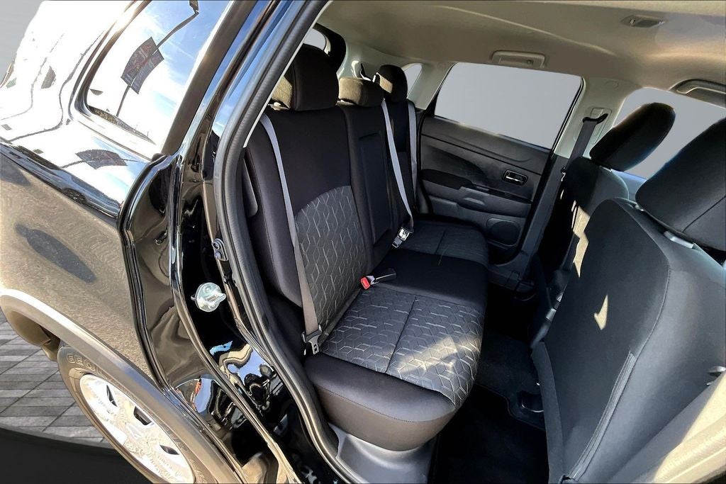 2027 Mitsubishi Outlander Sport 2.0 SE