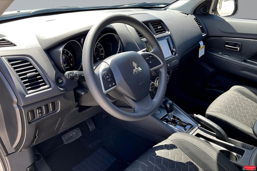 2027 Mitsubishi Outlander Sport Base