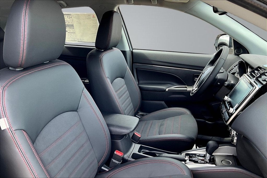 2027 Mitsubishi Outlander Sport 2.0 SE