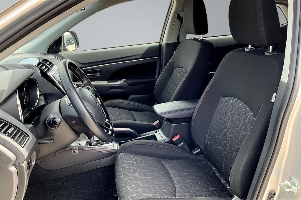 2025 Mitsubishi Outlander Sport 2.0 LE