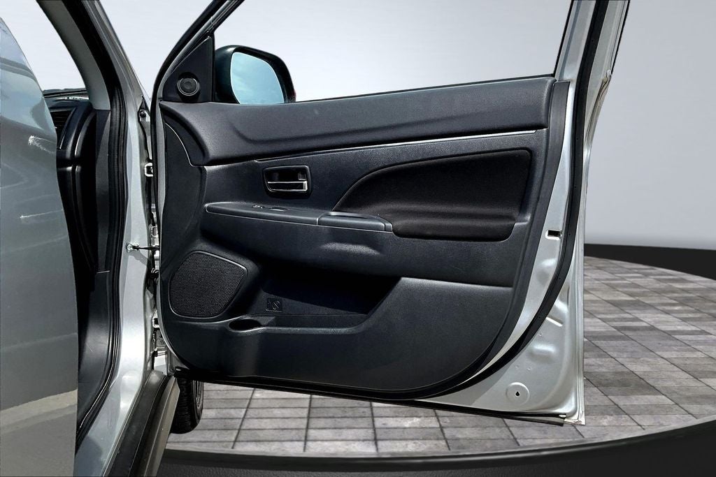 2025 Mitsubishi Outlander Sport 2.0 LE