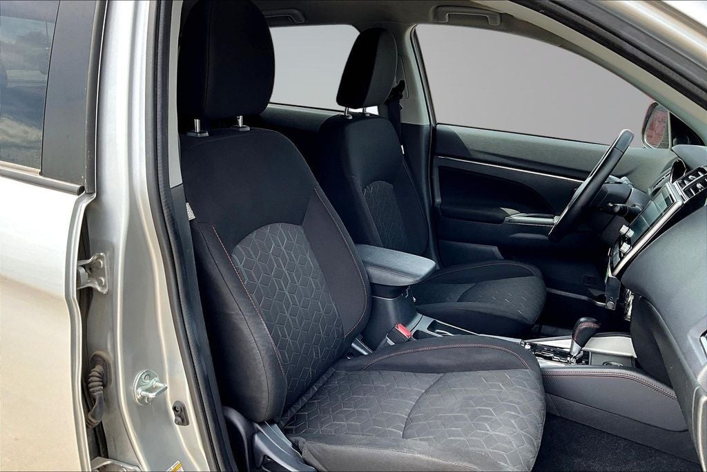 2025 Mitsubishi Outlander Sport 2.0 LE