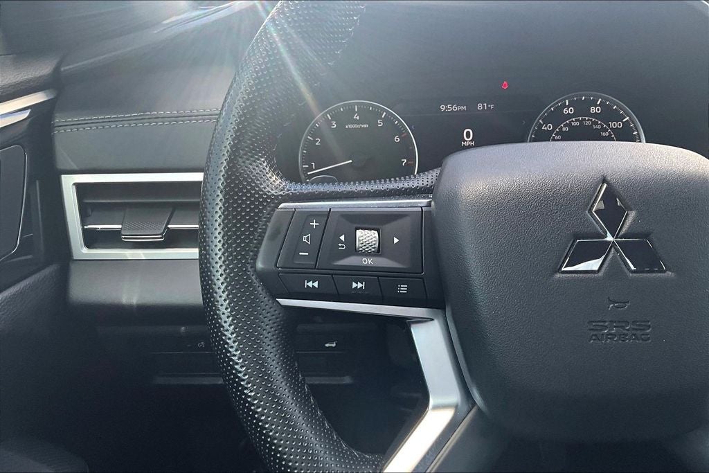 2022 Mitsubishi Outlander SE