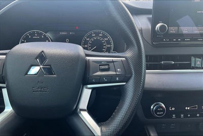 2022 Mitsubishi Outlander SE