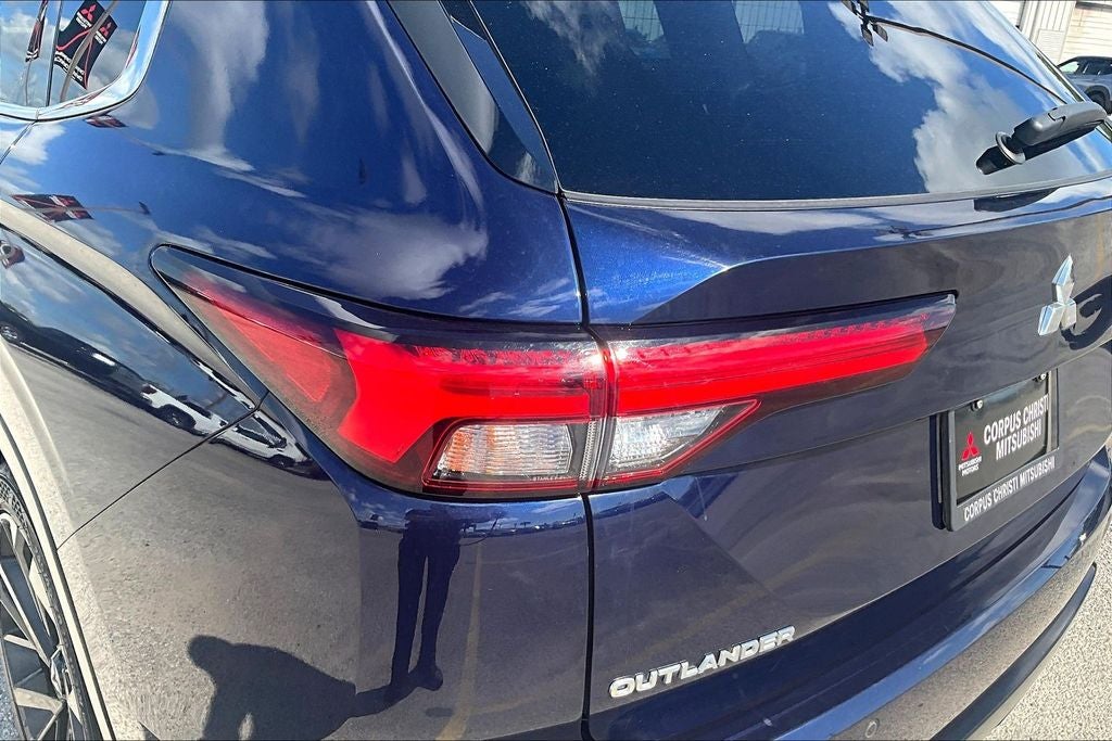 2022 Mitsubishi Outlander SE
